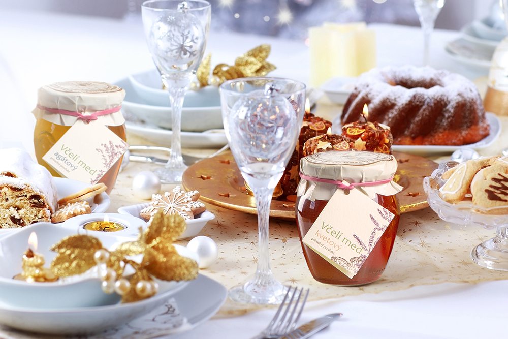 Vianočný stôl s medom